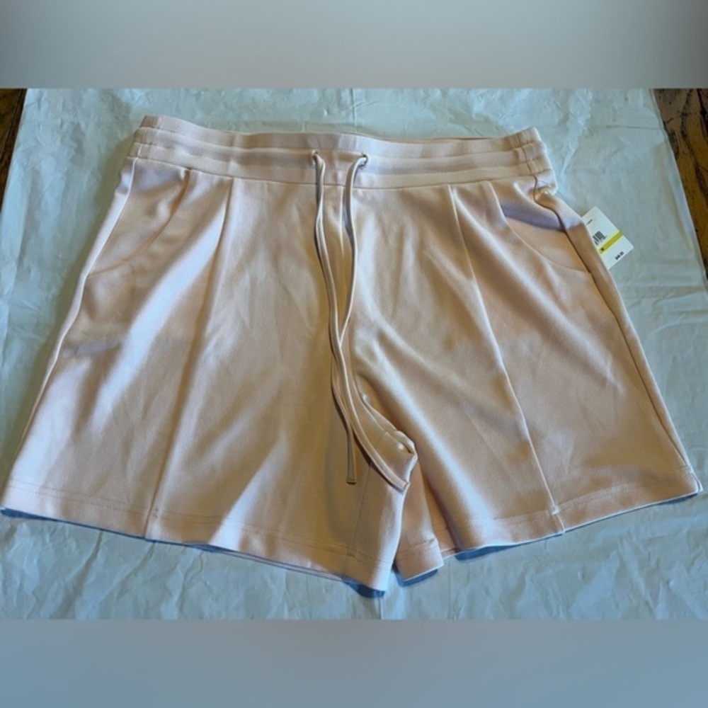 Rafaella Comfort Shorts NWT Size Medium Light Pink/ Pale‎ Dogwood Stretchy